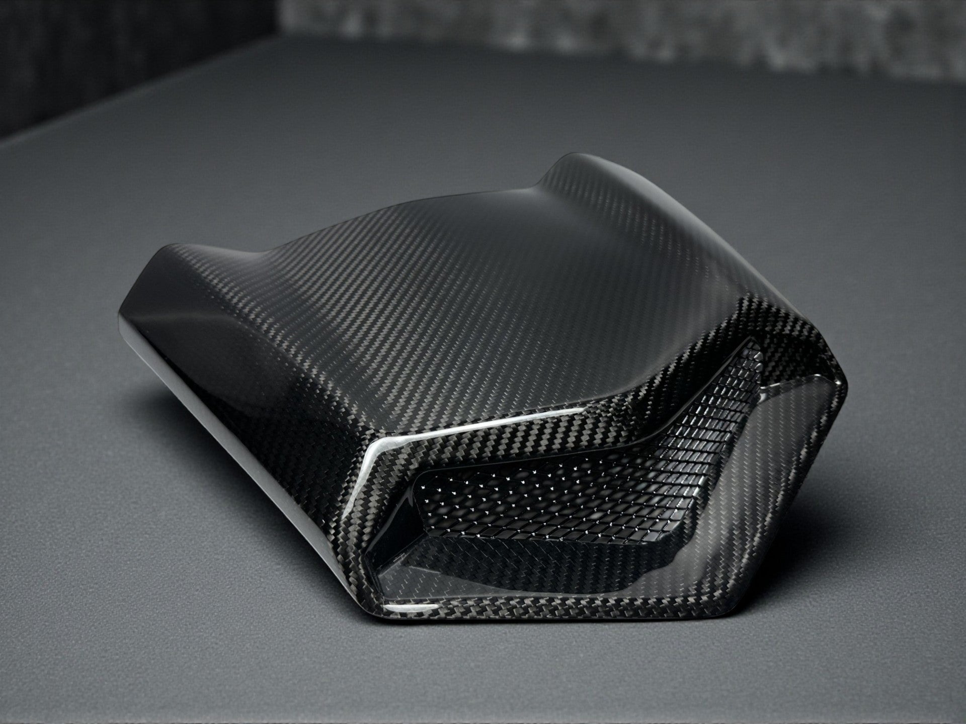 CAN AM MAVERICK X3 CARBON FIBER HOOD